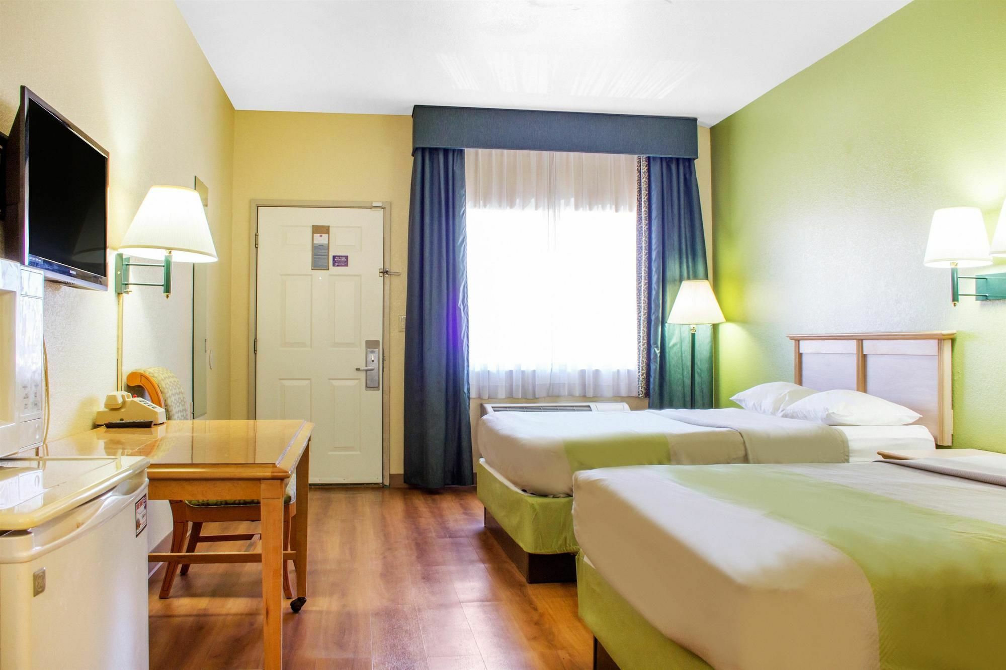 تيمبي Apache Inn المظهر الخارجي الصورة